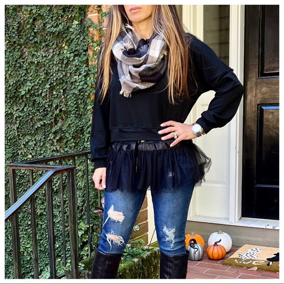 Absolutely Fabulous Paris chic chiffon trim layered top - Picture 5 of 8